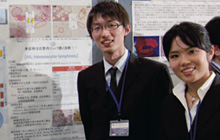学生の長谷川祐太君（88期、左）と泉真祐子さん（88期、右）
